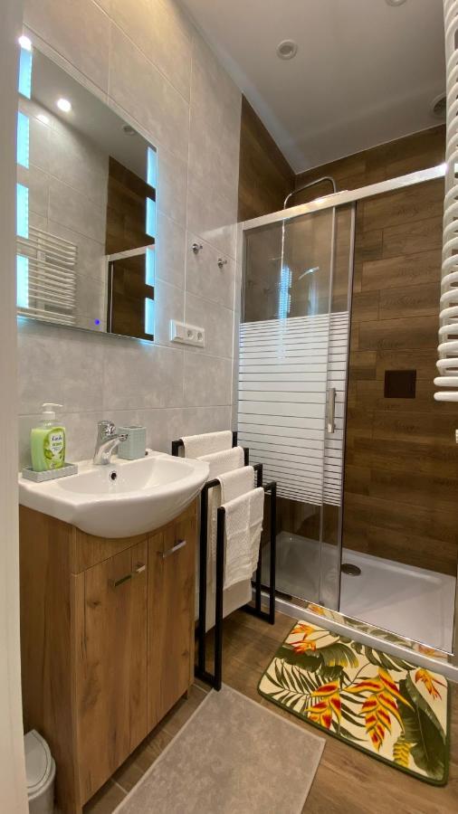 Lublinbnb - Exclusive Family Apartment ------ In The Heart Of Lublin -------------------------------- Bedroom & Living Room & Kitchen ภายนอก รูปภาพ