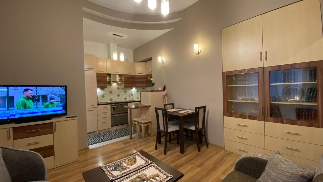Lublinbnb - Exclusive Family Apartment ------ In The Heart Of Lublin -------------------------------- Bedroom & Living Room & Kitchen ภายนอก รูปภาพ