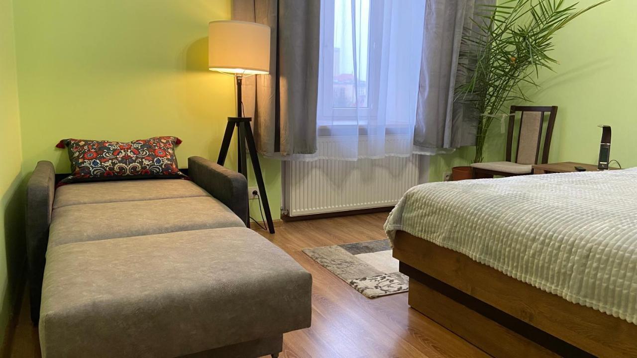 Lublinbnb - Exclusive Family Apartment ------ In The Heart Of Lublin -------------------------------- Bedroom & Living Room & Kitchen ภายนอก รูปภาพ